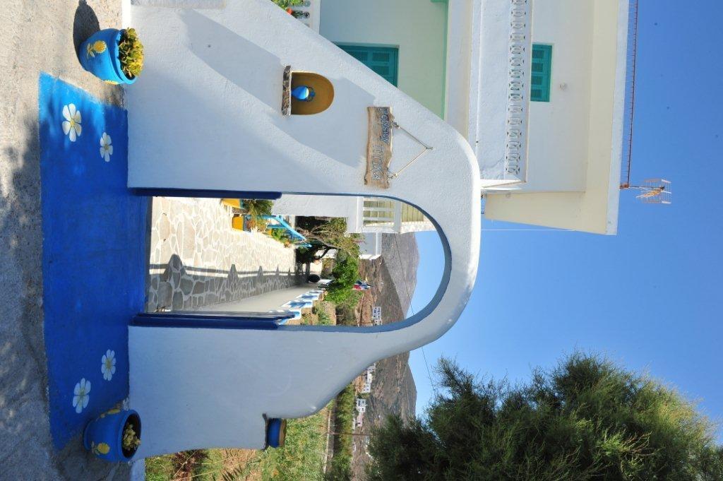 Pension Titika Katapola Bagian luar foto