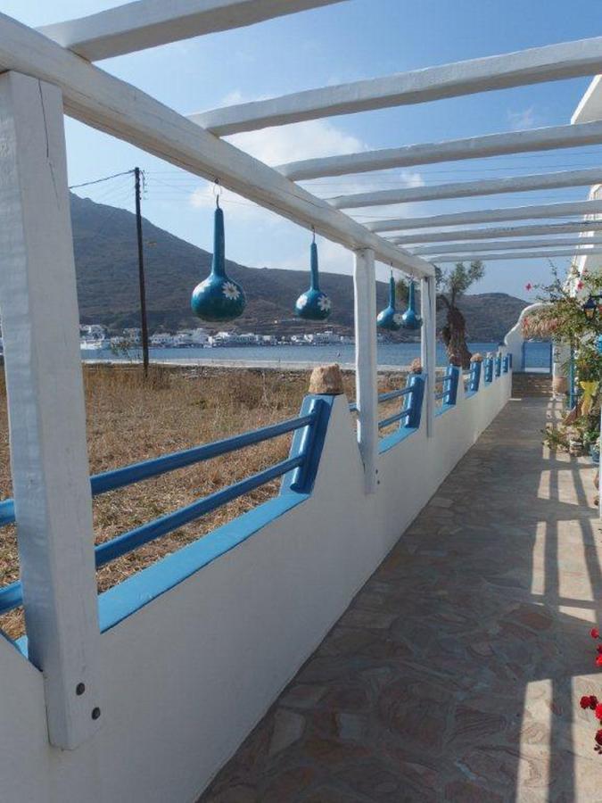 Pension Titika Katapola Bagian luar foto
